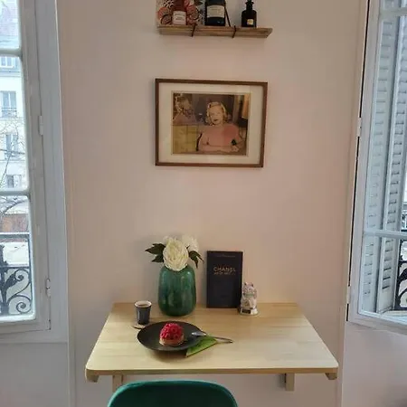 Apartament Super Studio Proche Montmartre ! *